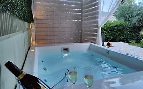 Tagoo Beach House
